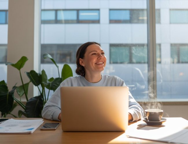 a-photograph-of-a-bright-modern-office-i_ChKVYsEmRSW_nmheWJc6ag_1avDNaDrReKtfRAnaJGpzw (2)